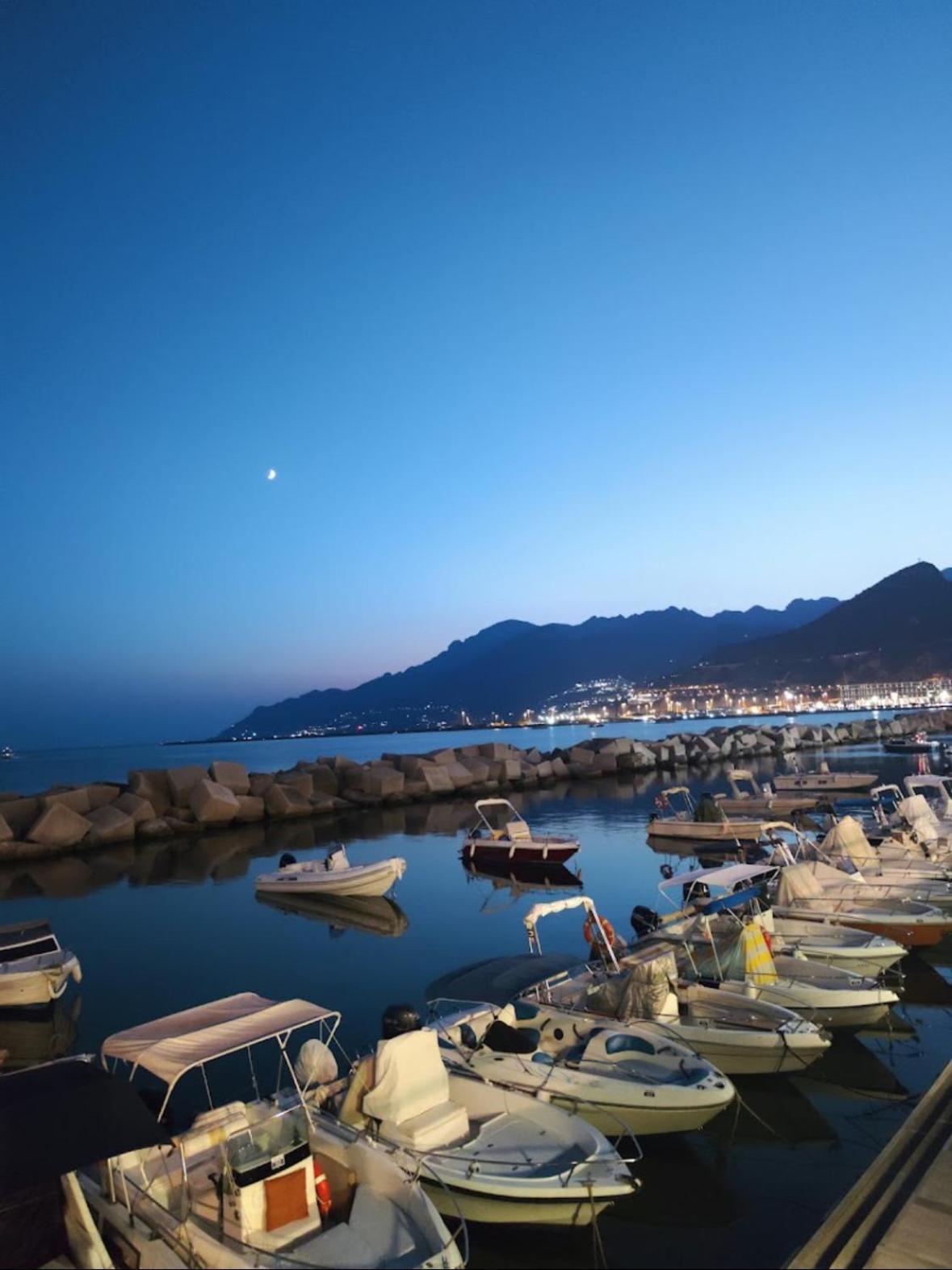 Appartement Salerno Mare E Luci Deluxe Extérieur photo